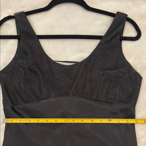 Elegant Black Formal Dress with Lace-up Back - Picture 7 of 9